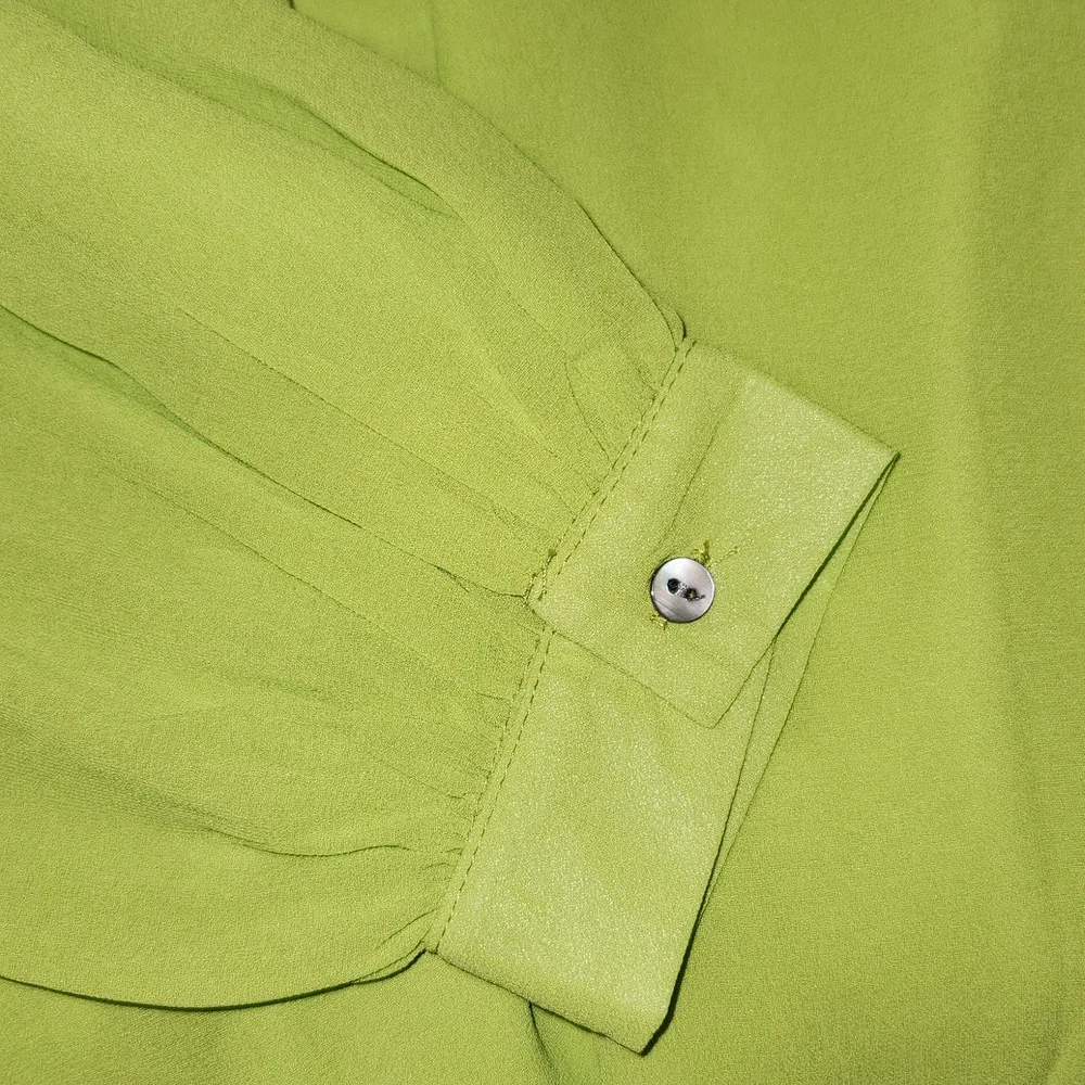 NEW Beautiful Lime Green Flowy Blouse - Picture 2 of 10